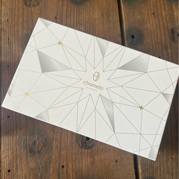 Chamelo Aura Sunglasses, Black Frame - NWT - Picture 7 of 10